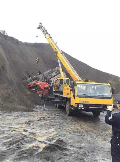 沙河上犹道路救援